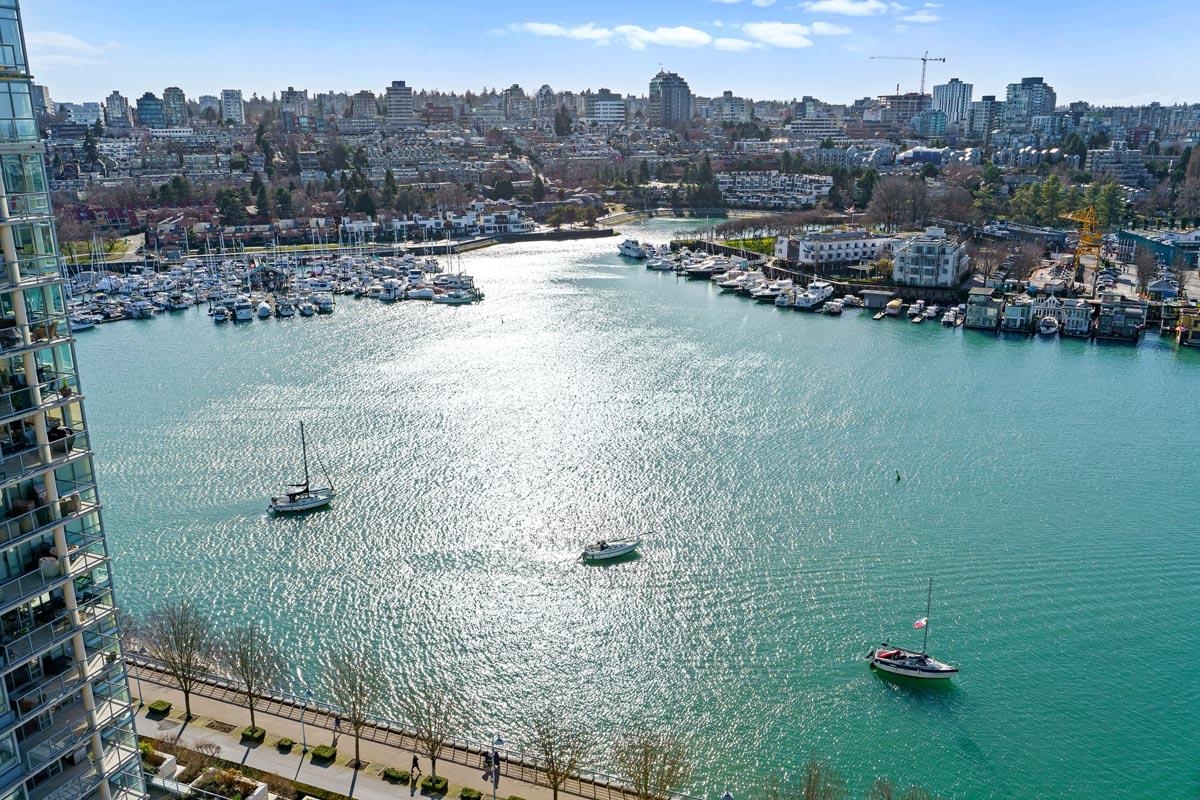 2001 428 BEACH CRESCENT, Vancouver Sold,