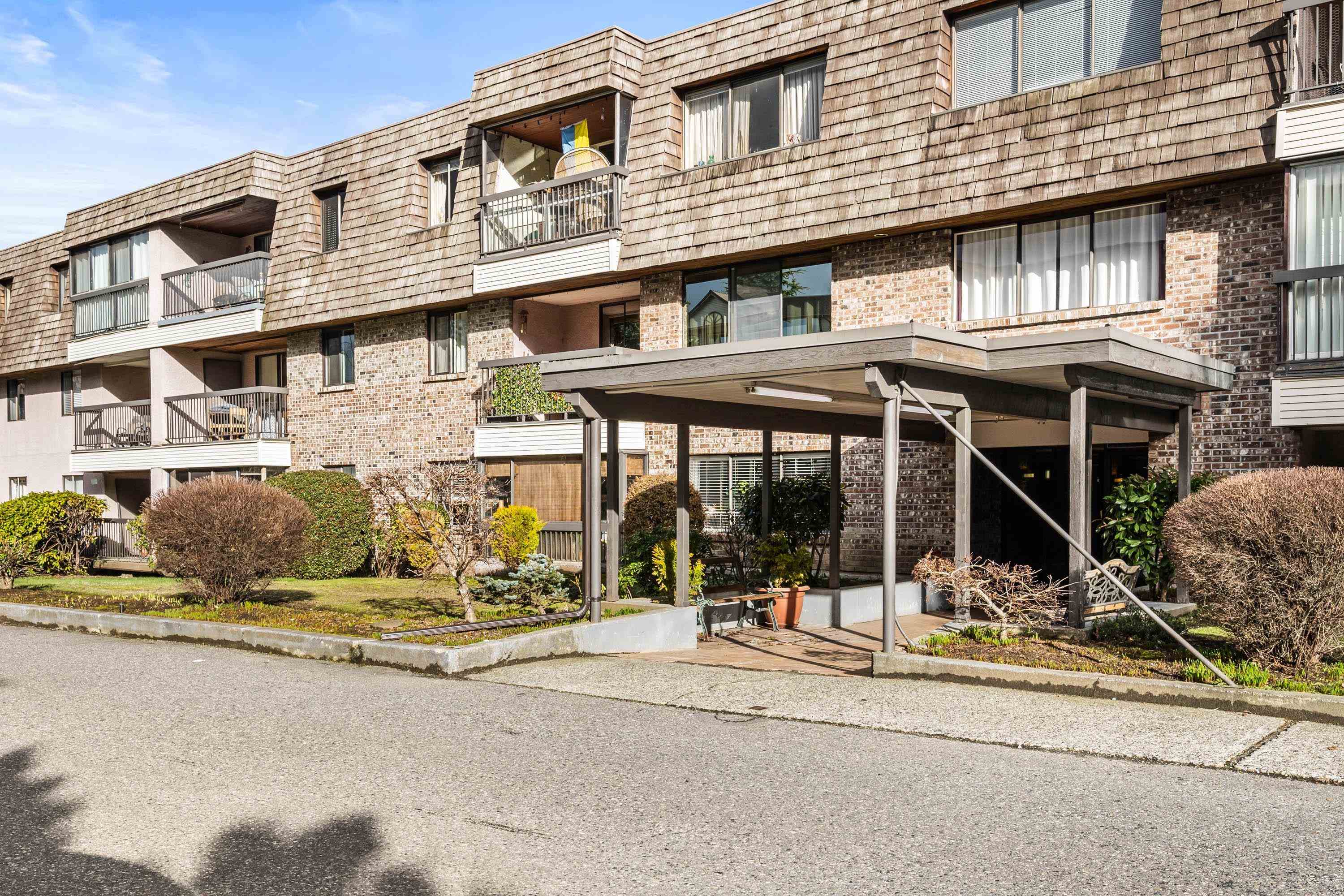 110 32175 OLD YALE ROAD, Abbotsford Sold, R2754415 Condos.ca