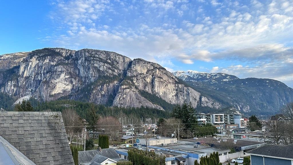 401 1310 VICTORIA STREET, Squamish Sold, R2762363 Condos.ca