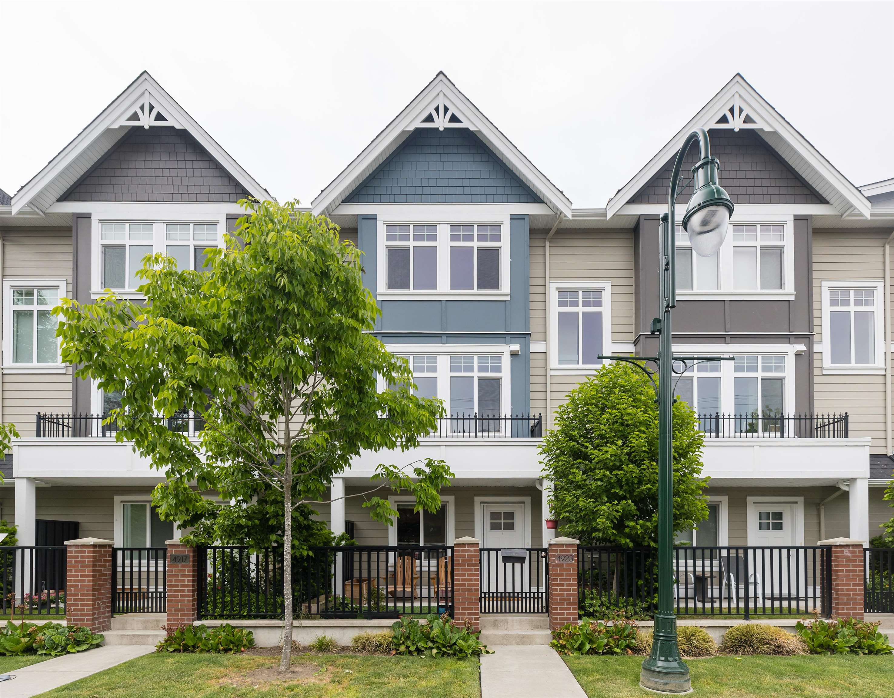 4923 47A AVENUE, Delta Terminated, R2783285 Condos.ca