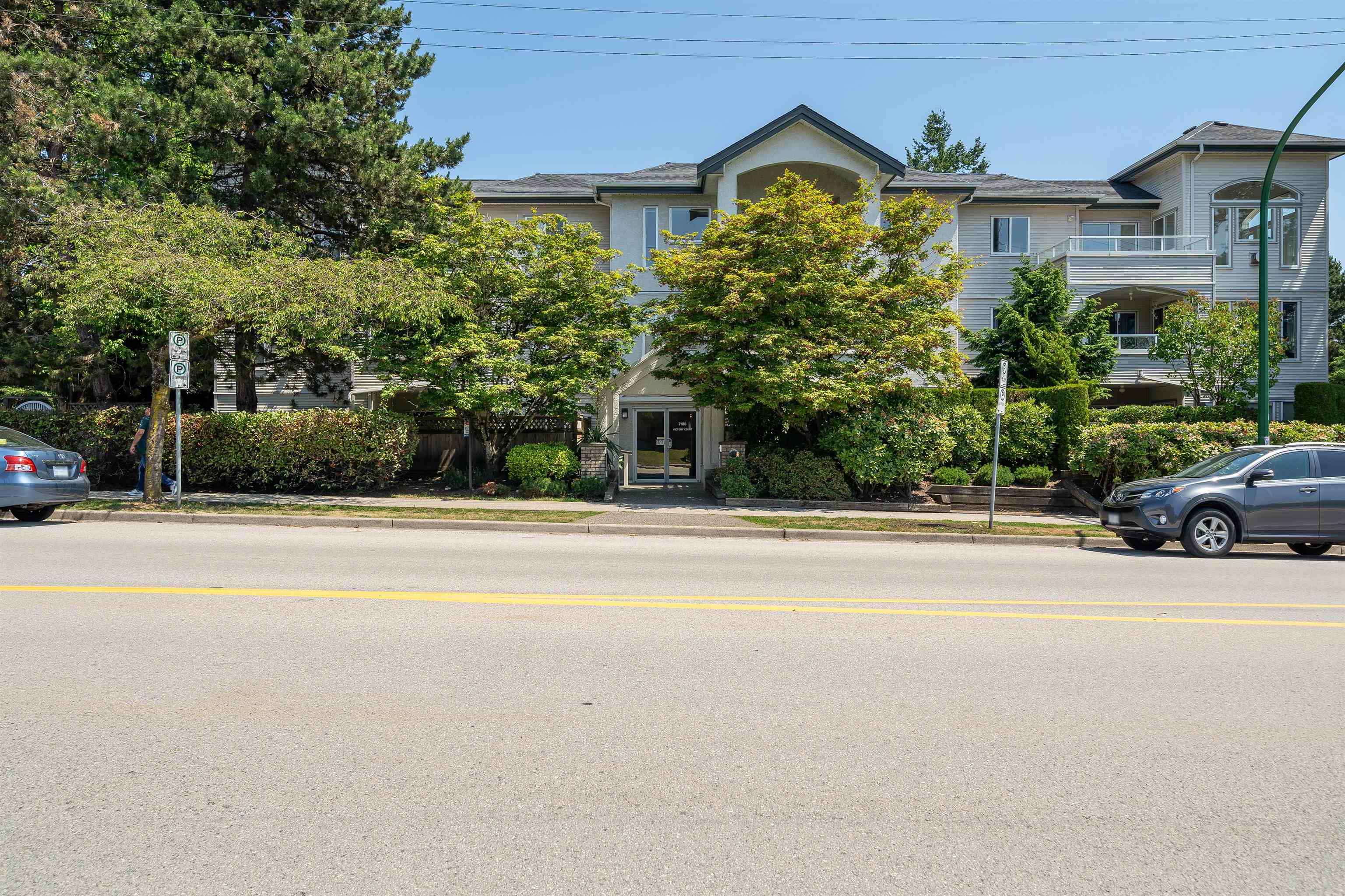 301 7188 ROYAL OAK AVENUE, Burnaby Sold, R2792472 Condos.ca
