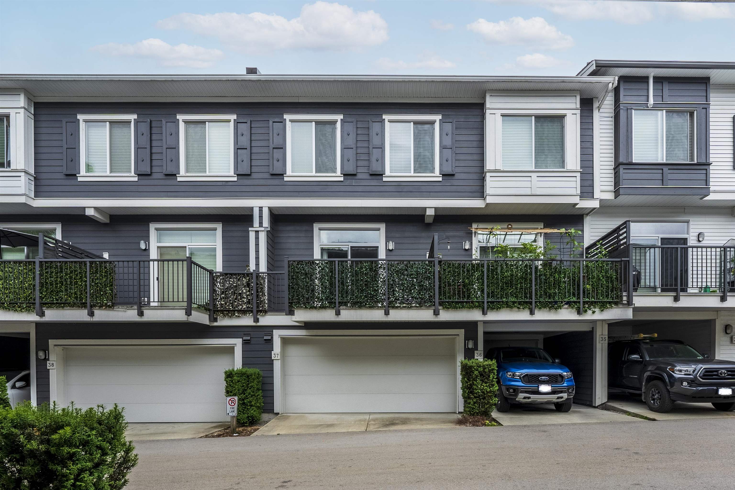 37 15340 GUILDFORD DRIVE, Surrey For Sale 975,000 Condos.ca