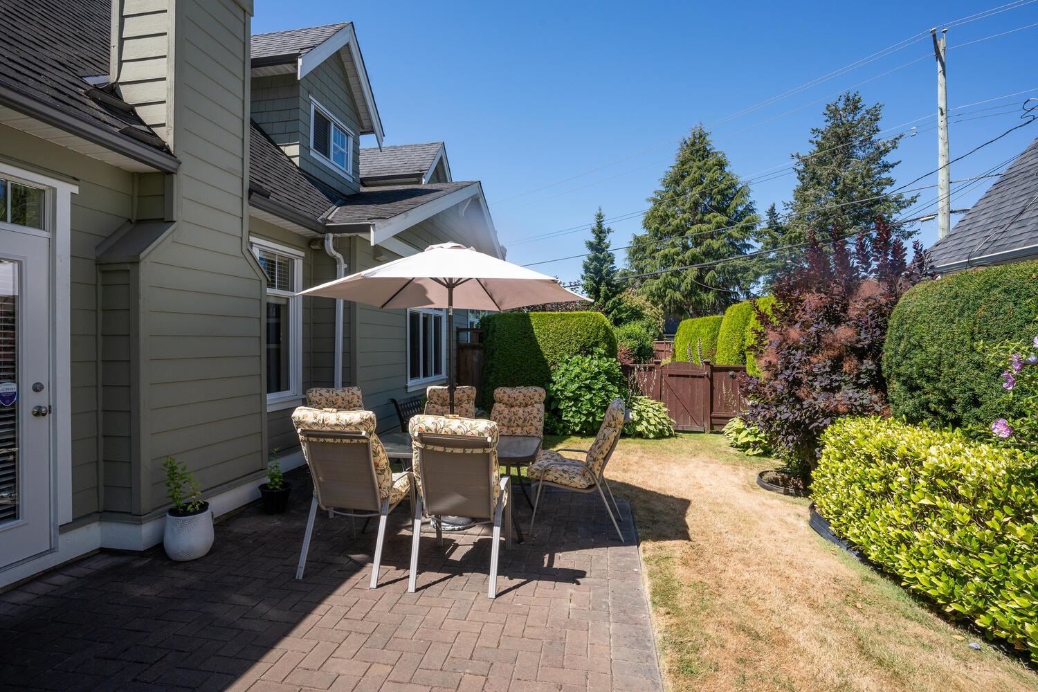 10 4910 CENTRAL AVENUE, Delta For Sale 1,050,000 Condos.ca