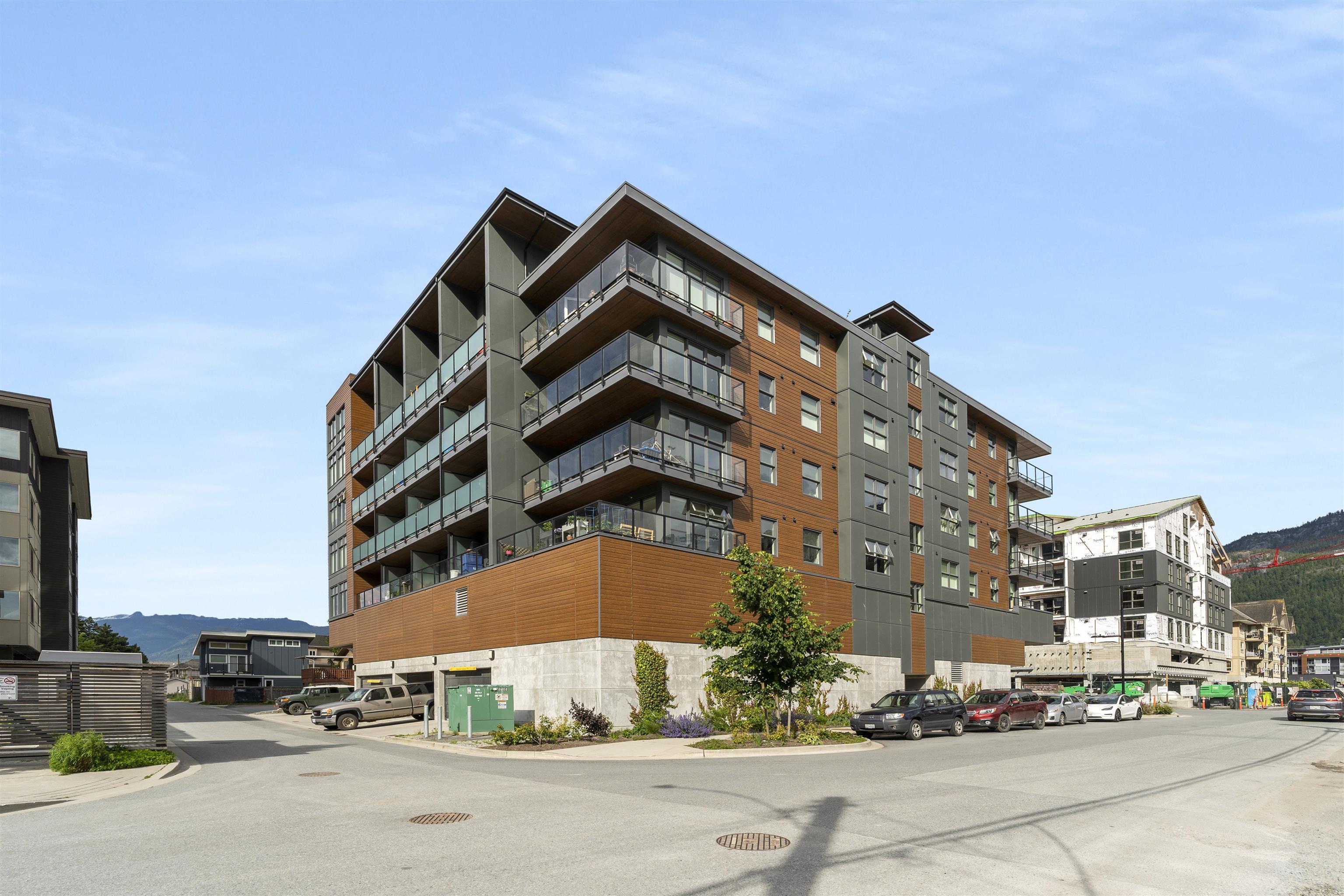 310 38013 THIRD AVENUE, Squamish For Sale 489,900 Condos.ca