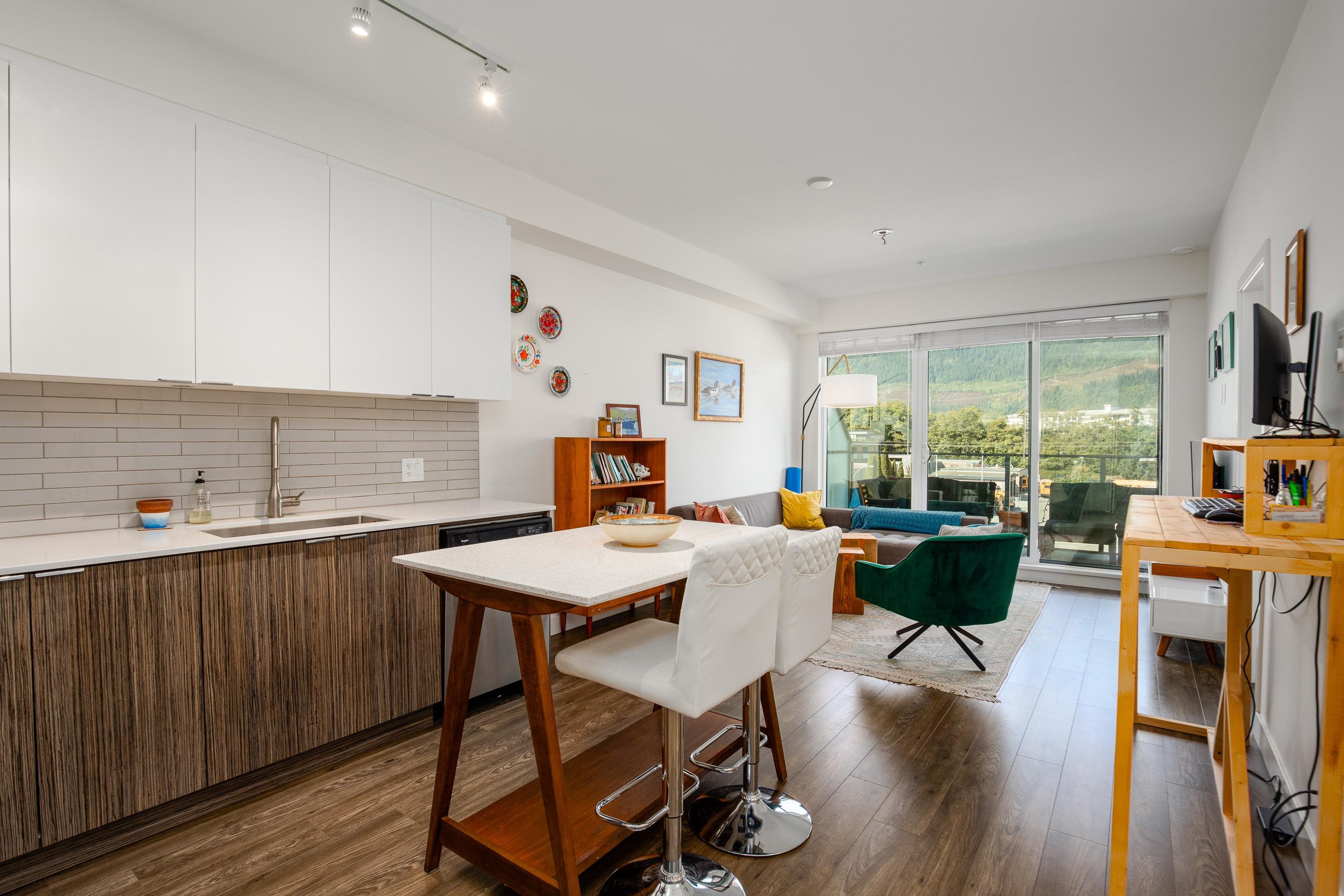 409 37881 CLEVELAND AVENUE, Squamish For Sale 669,900 Condos.ca