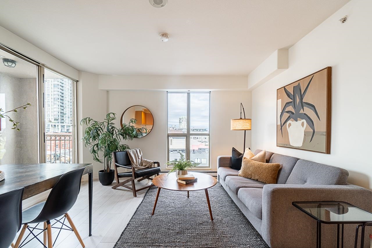 808 680 CLARKSON STREET, New Westminster Sold, R2823956 Condos.ca