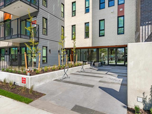 511 - 2235 E BROADWAY STREET