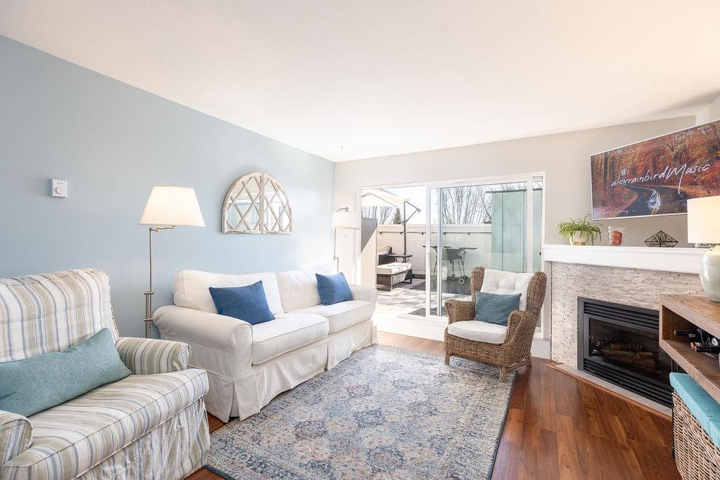 202 22347 LOUGHEED HIGHWAY, Maple Ridge For Sale 397,000 Condos.ca