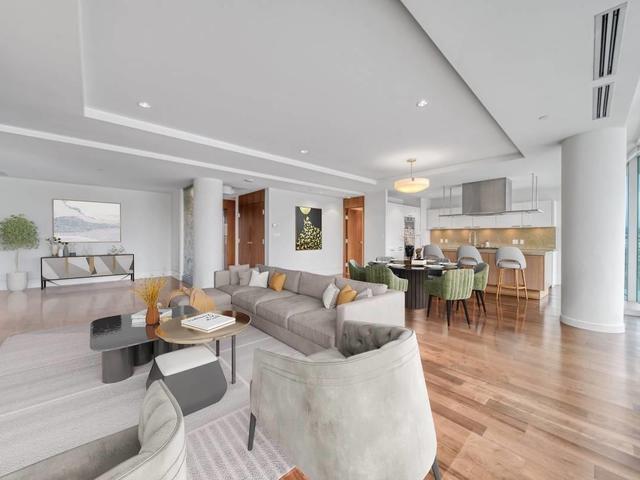 80X - 1560 HOMER MEWS