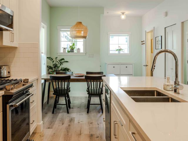 16 - 950 WOODSWORTH ROAD