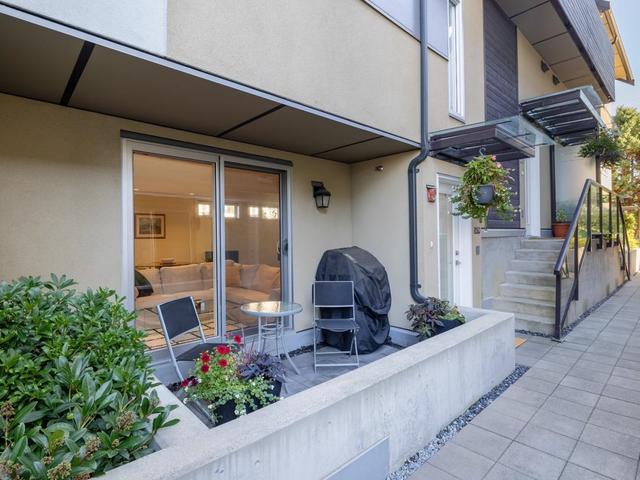 1679 KITCHENER STREET