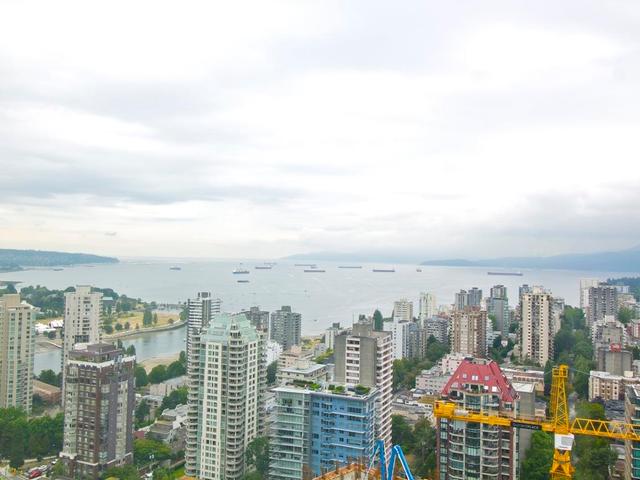 3902 - 1283 HOWE STREET