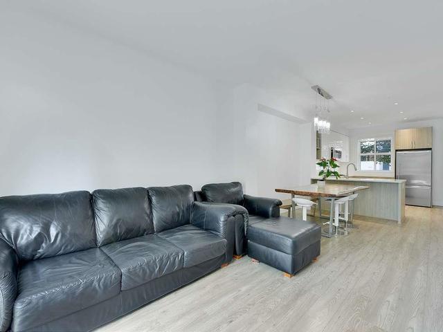 6 - 7039 MACPHERSON AVENUE