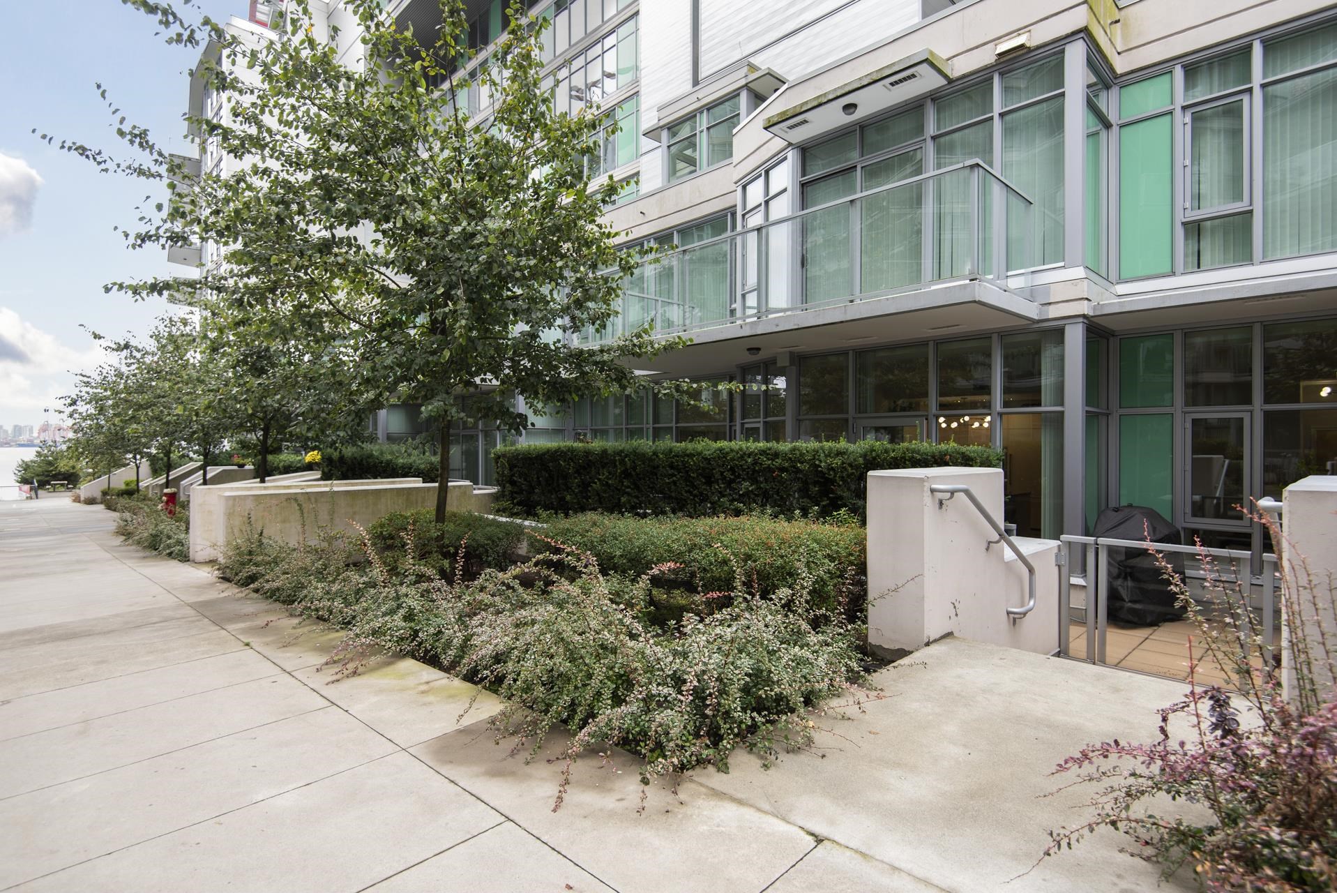 112 185 VICTORY SHIP WAY, North Vancouver For Sale 1,338,000