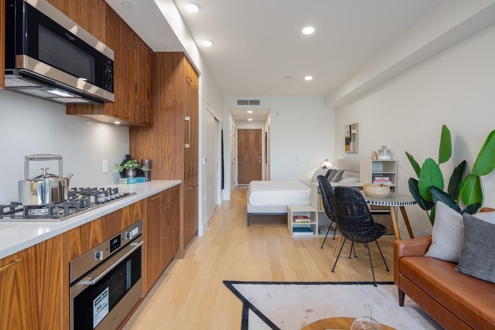 111 2550 GARDEN DRIVE, Vancouver For Sale 594,900 Condos.ca