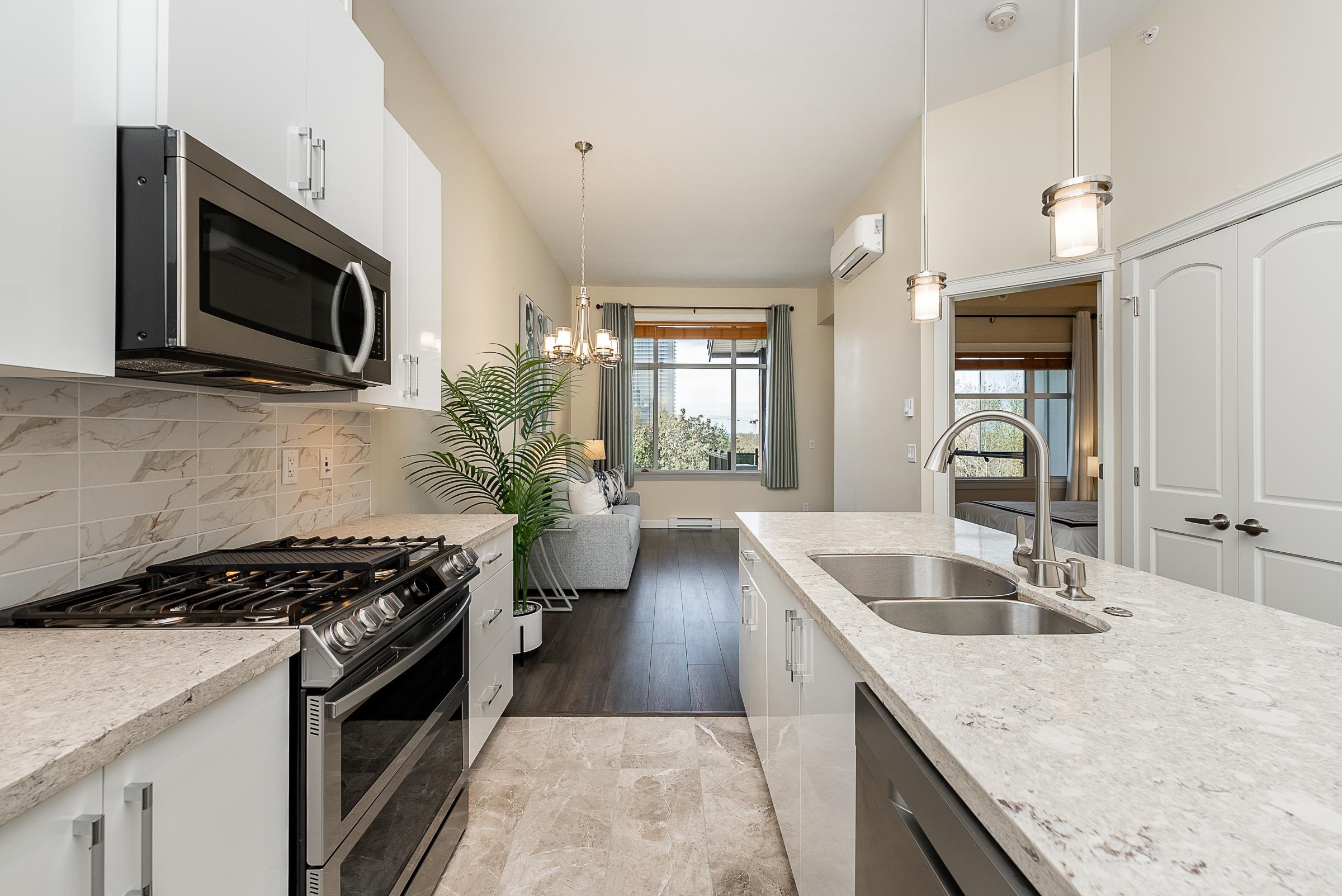 601 8558 202B STREET, Langley For Sale 635,000 Condos.ca