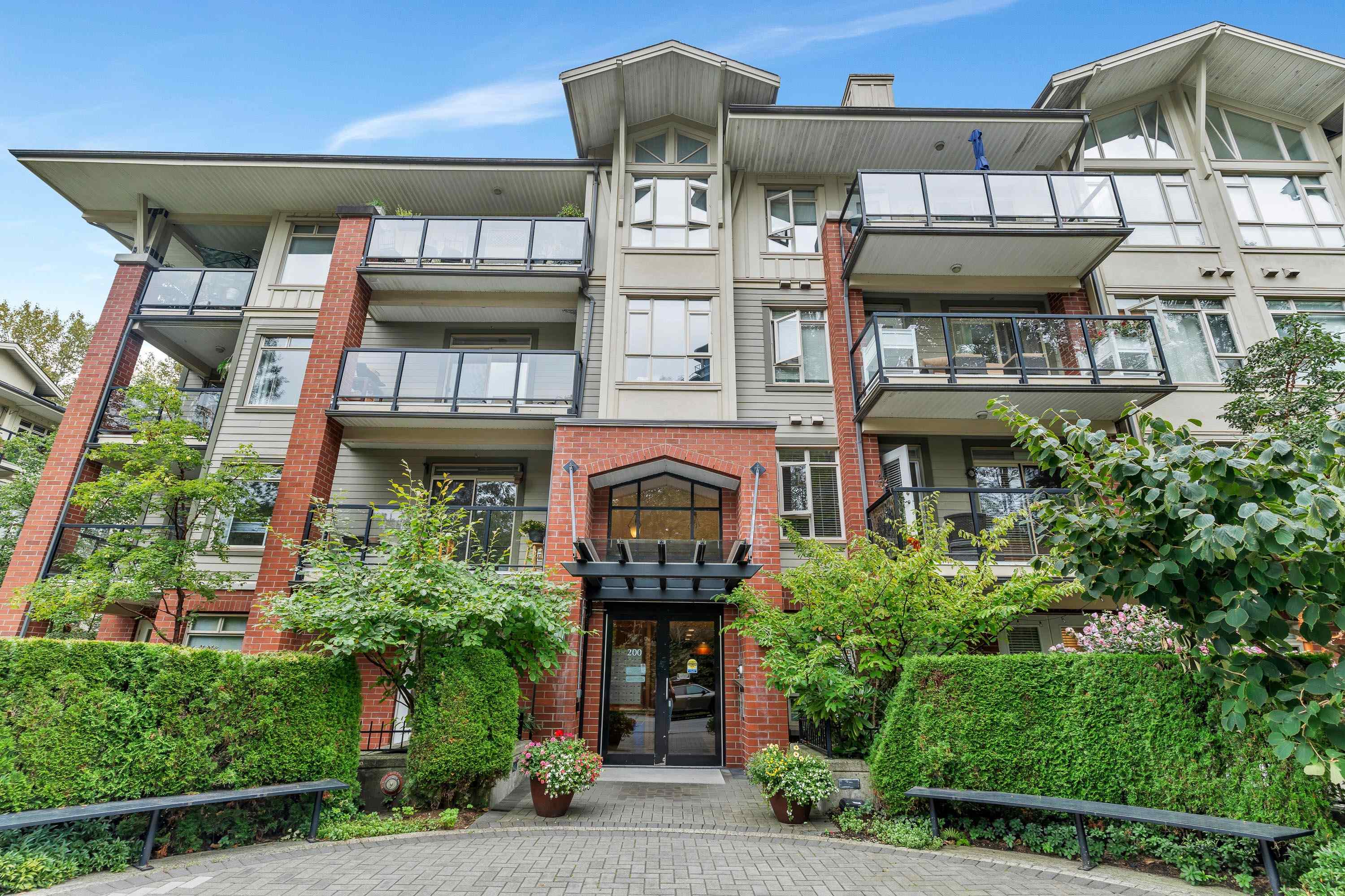 201 200 CAPILANO ROAD, Port Moody For Sale 789,900 Condos.ca