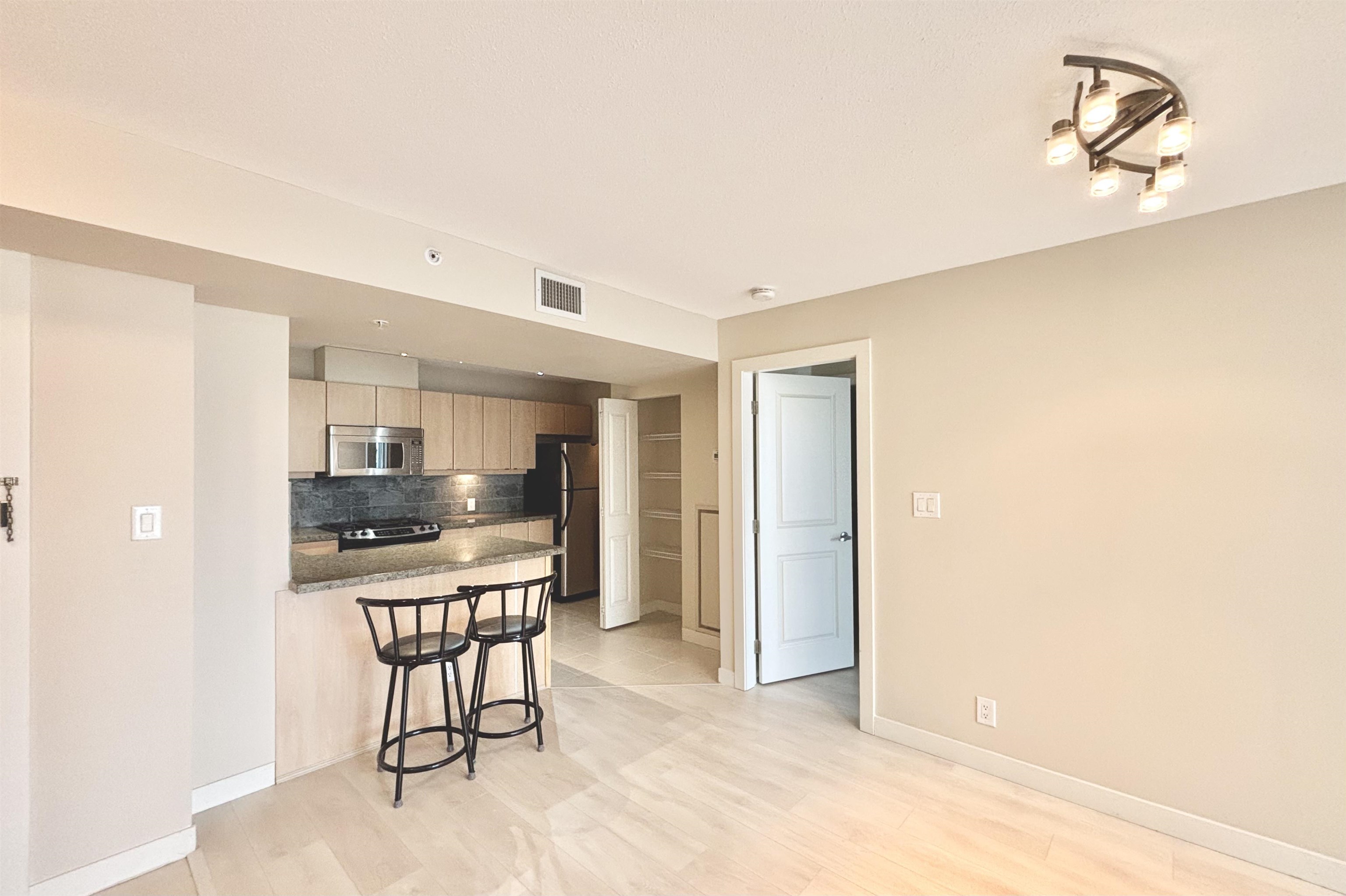 1501 6068 NO. 3 ROAD, Richmond For Sale 699,000 Condos.ca