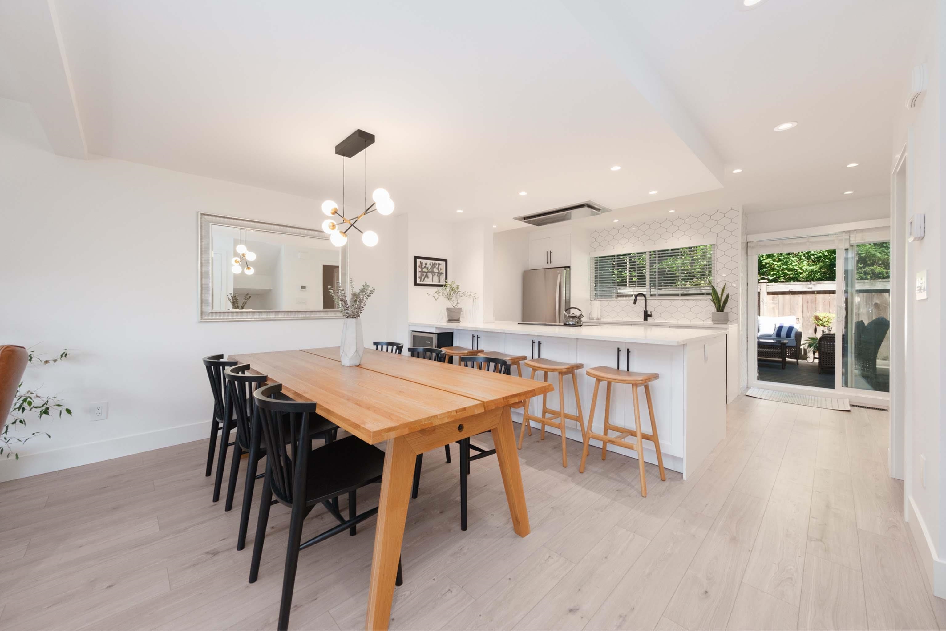 1033 OLD LILLOOET ROAD, North Vancouver For Sale 1,199,900 Condos.ca