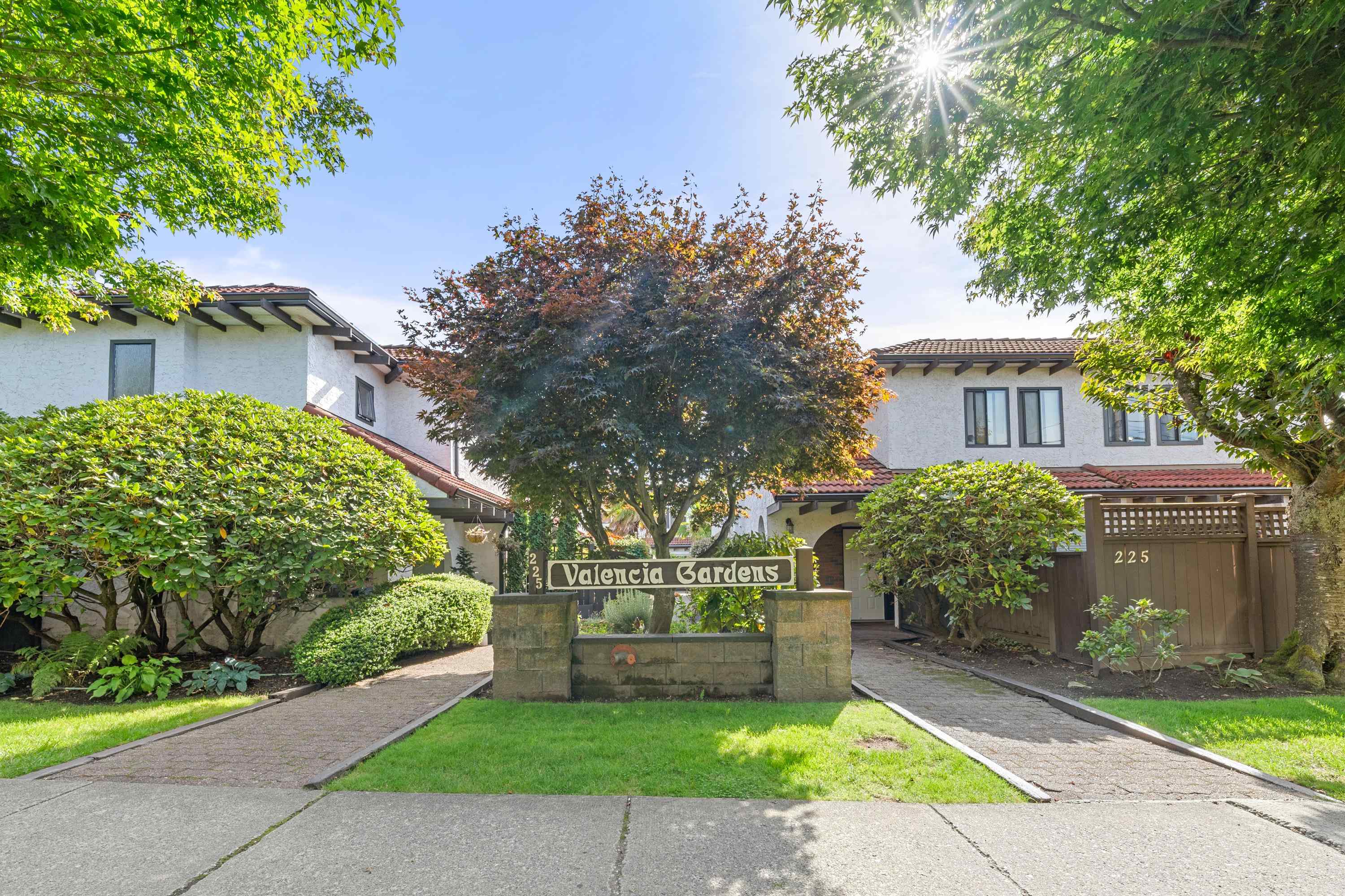 7 225 W 15TH STREET, North Vancouver For Sale 1,249,000 Condos.ca