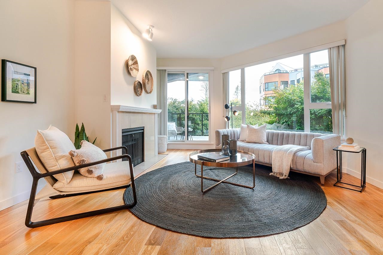 206 1150 QUAYSIDE DRIVE, New Westminster For Sale 728,000