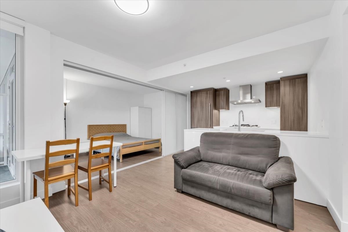 545 8133 COOK ROAD, Richmond For Sale 729,800 Condos.ca