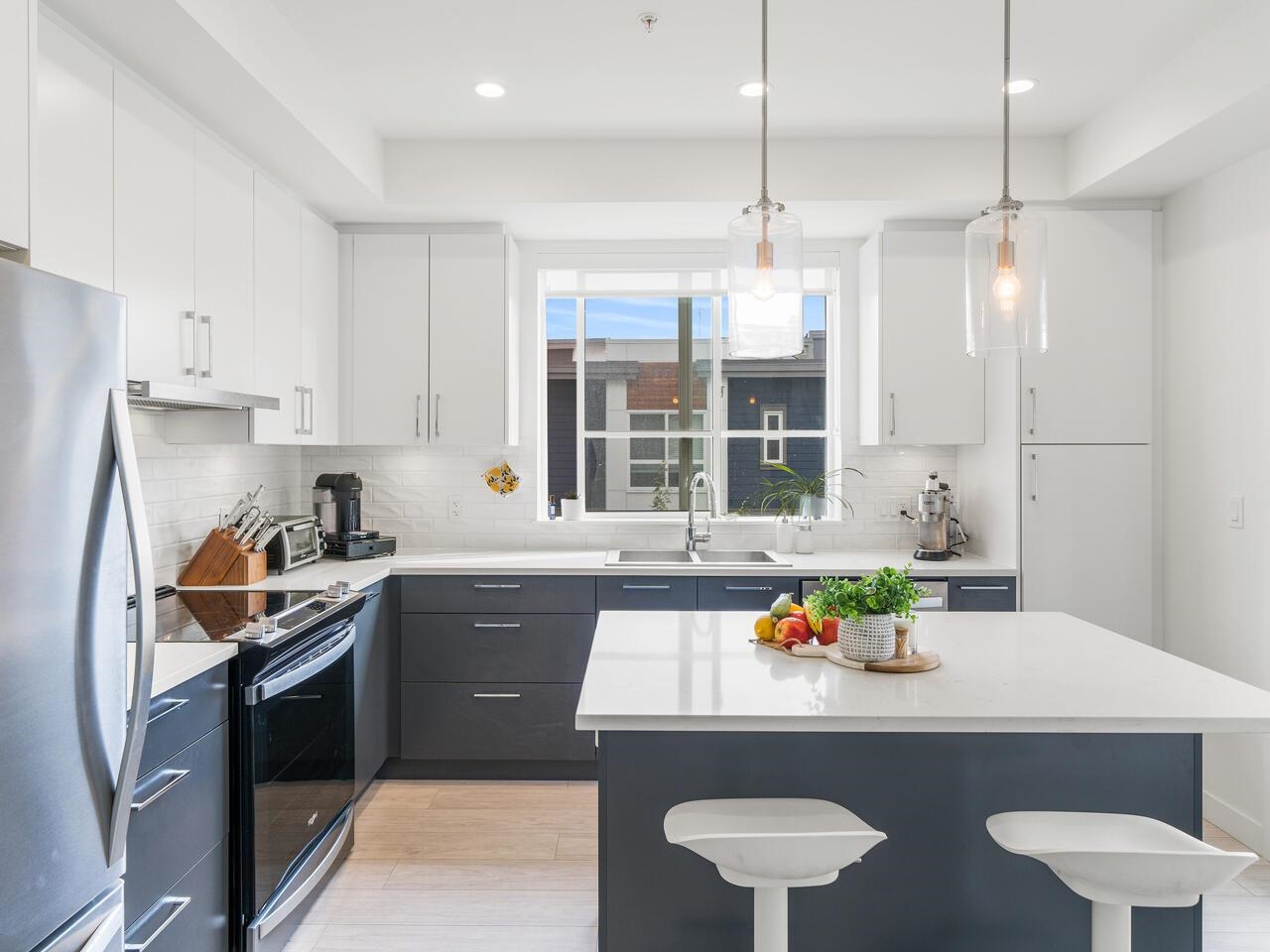 A315 20834 80 AVENUE, Langley City For Sale 599,000 Condos.ca