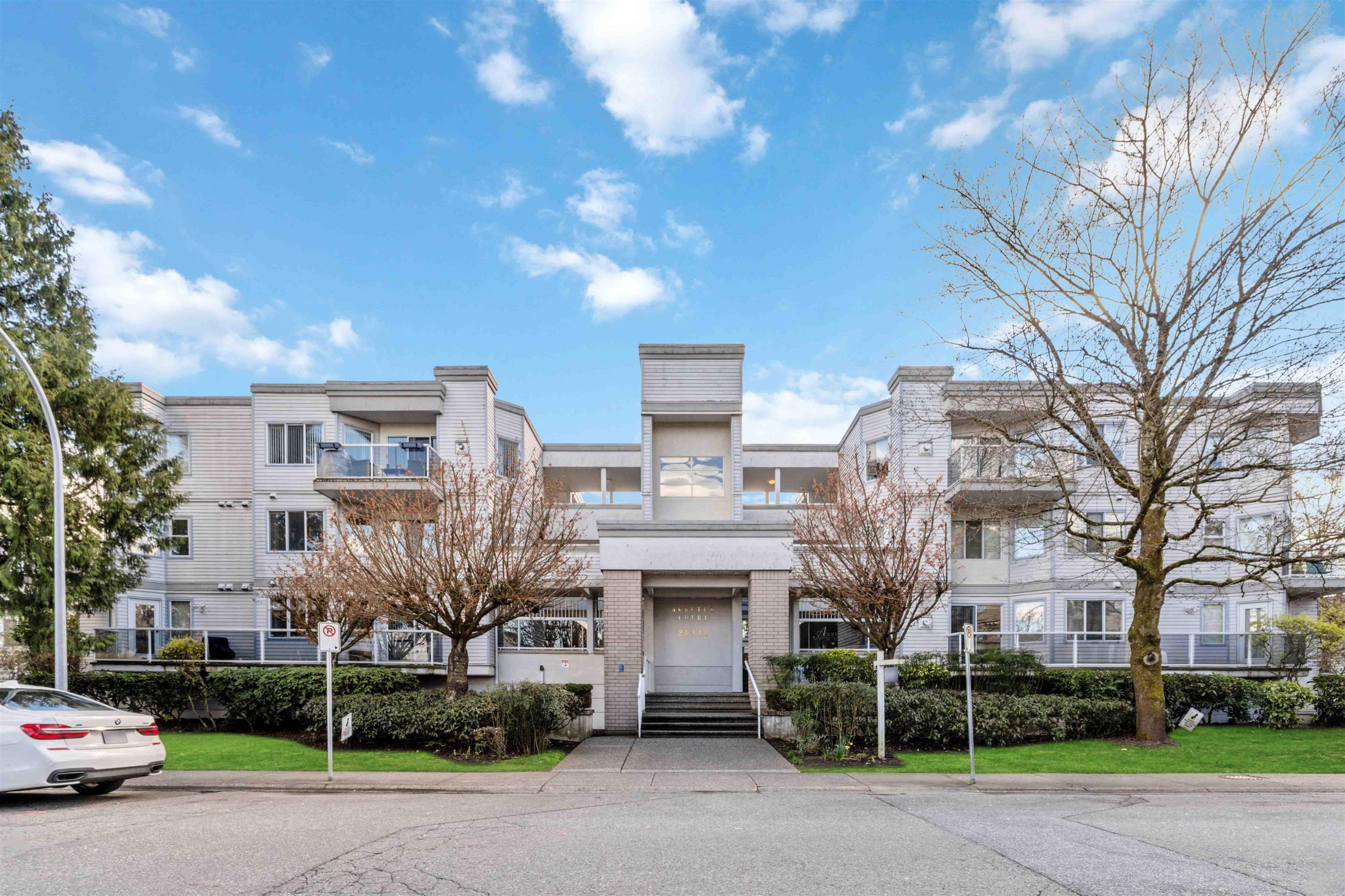 201 - 20240 54A AVENUE, Langley | For Sale @ $569,900 | Condos.ca