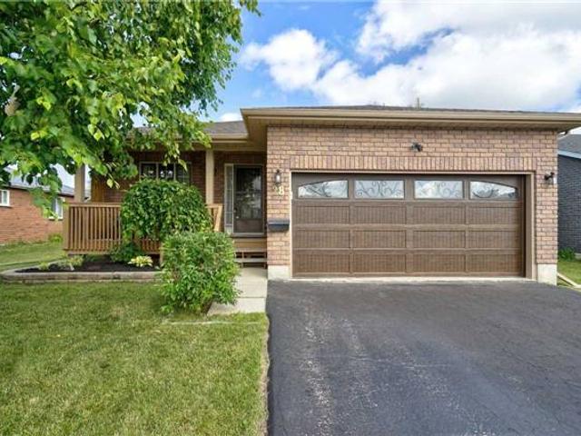 28 Burton Cres