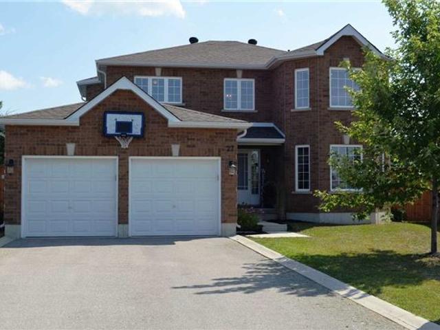 27 Whitfield Cres