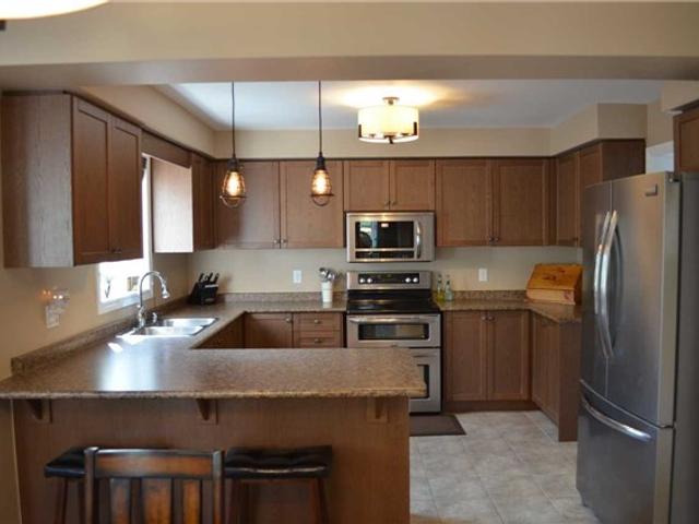 27 Whitfield Cres