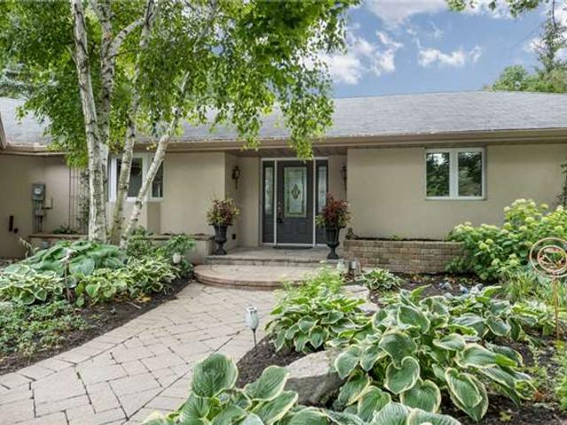7 Blueridge Cres