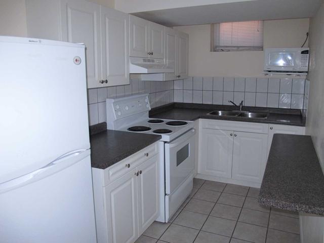 Bsmt - 106 Crompton Dr