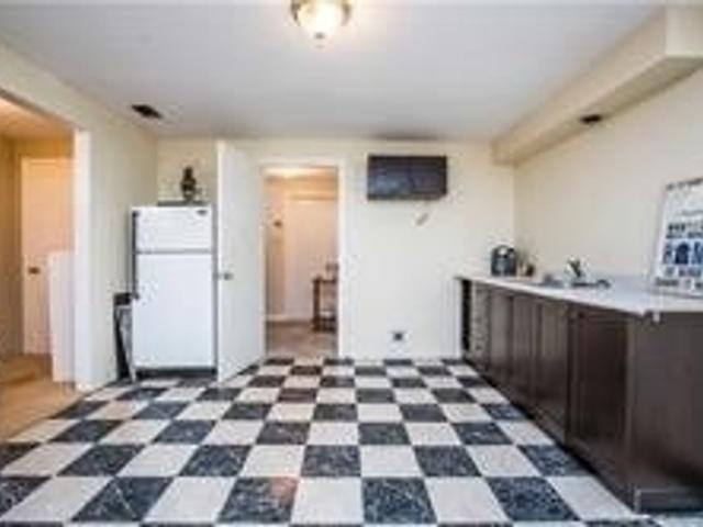 39 Meadowlark Rd