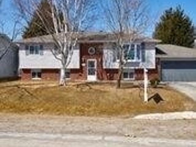 26 Edgewood Cres