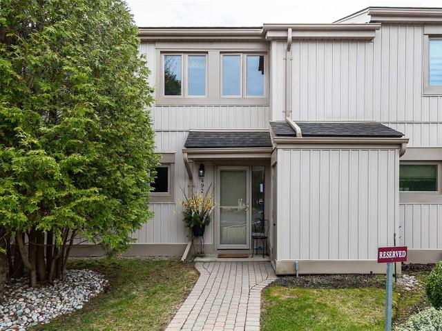 492 Oxbow Cres