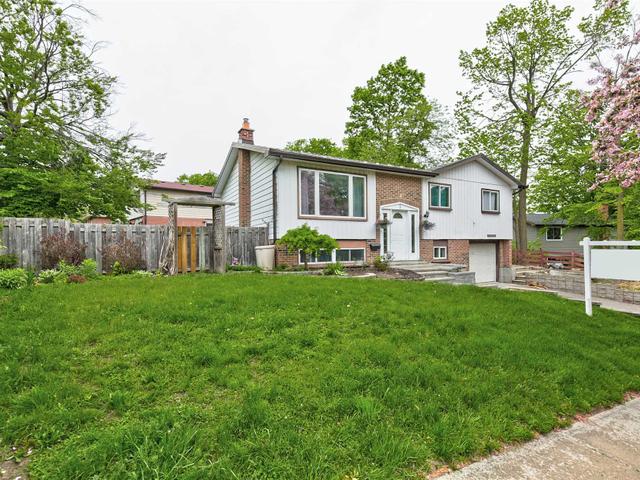 3 Farmingdale Cres