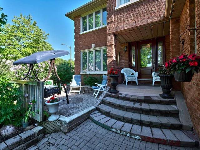 226 Livingstone St W