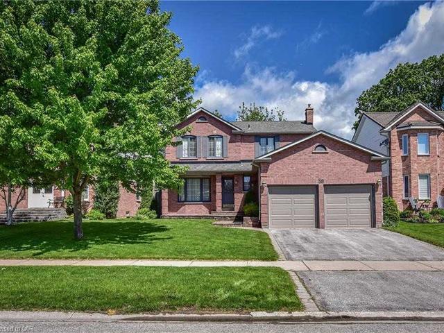 38 Brandon Cres
