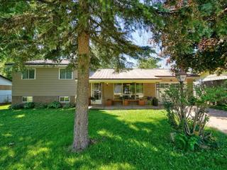 28 Easton Ave