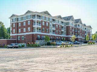 210 - 40 Horseshoe Blvd