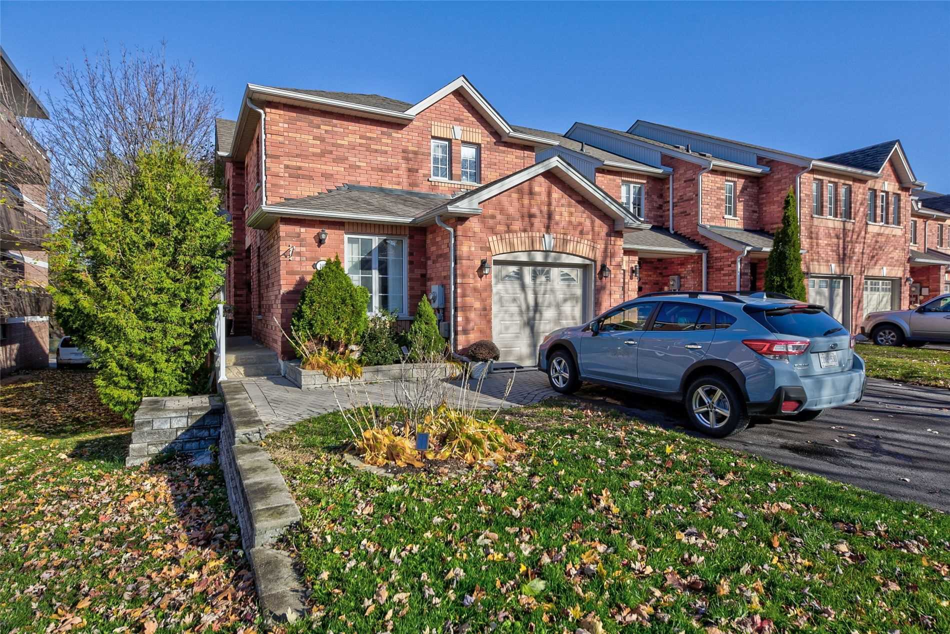 102 Holgate St, Barrie Sold, S5101494 Condos.ca