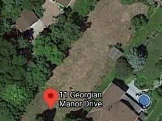 11 Georgian Manor Dr
