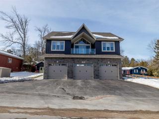 224 Lakeshore Rd E