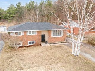 32 Kerr Dr