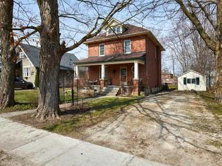 274 John St