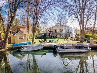 2652 Westshore Cres