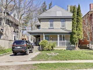 110 Mary St