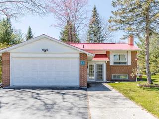 44 Leslie St