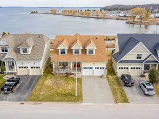 16 Riverwalk Pl